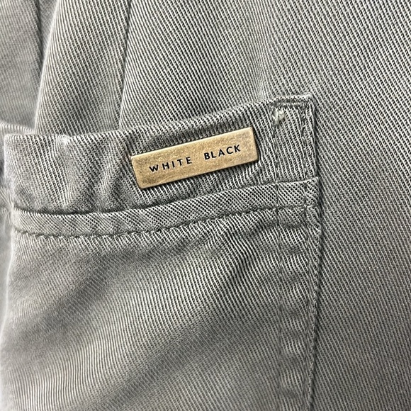 WHBM “The 5” Short” Army Green colored,decorative crisscross side stitches - Picture 8 of 12